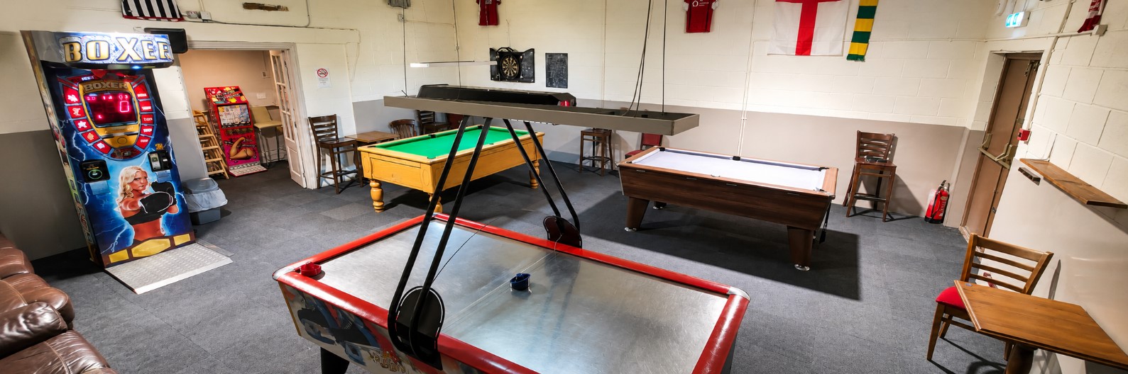 Games room at The Quintrell Inn near Newquay featuring pool tables and entertainment facilities