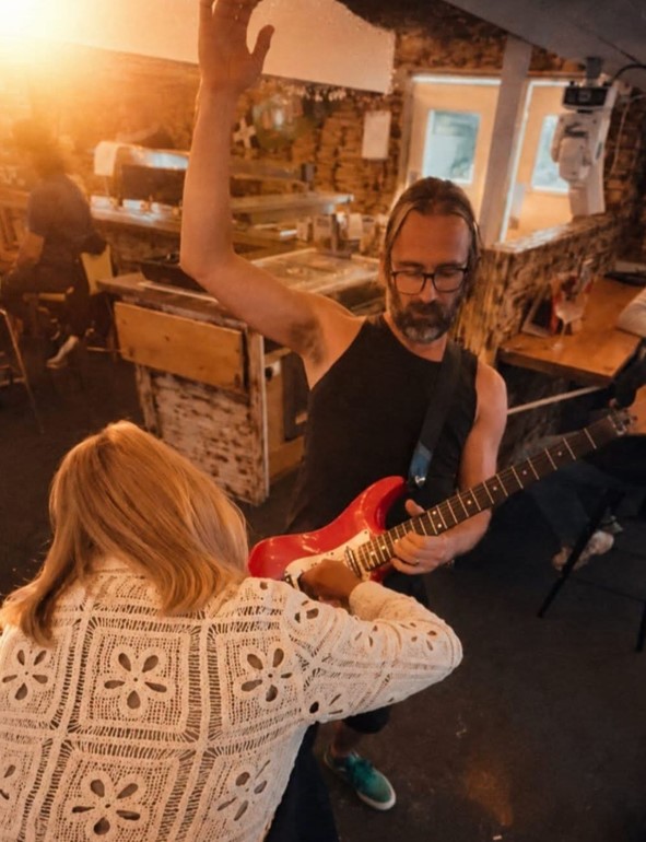 Tregony Teachers performing live at The Quintrell Inn in Quintrell Downs near Newquay, Cornwall.